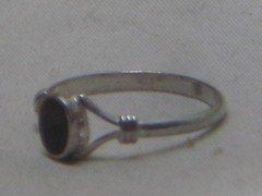vintage sterling silver ring oval black inlay detail jewelry band 925 size 5.25