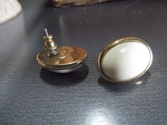 1 Pair Old .75″in Acrylic Ivory Oval Shape Stud Earrings