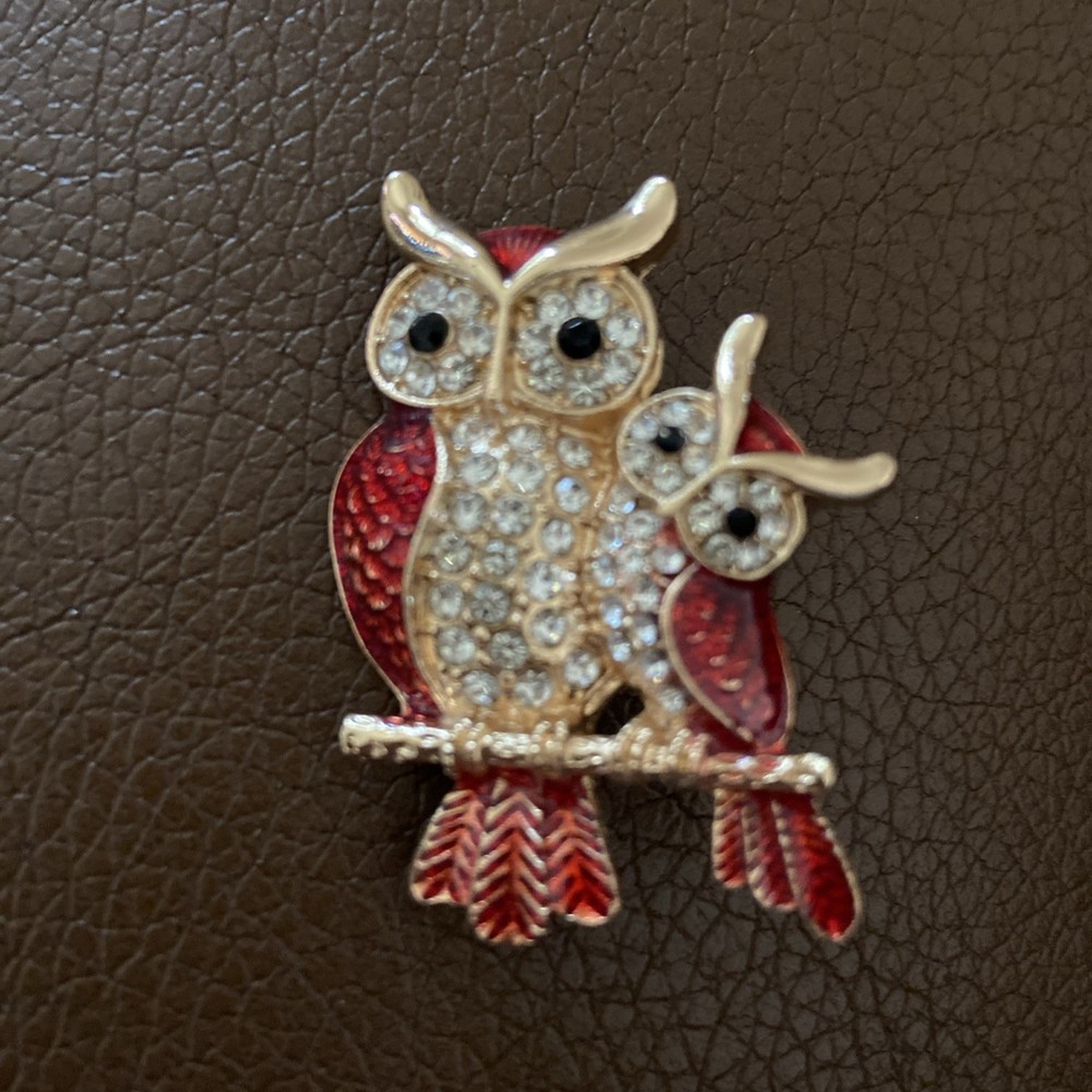 BROOCH GOLD TONE PIN RHINESTONE ENAMEL RED OWL BIRD