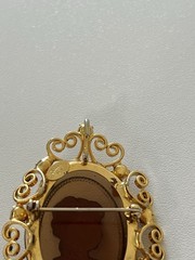 Vintage Juliana Cameo for Celebrity NY Gold Tone Brooch Pin Pendant