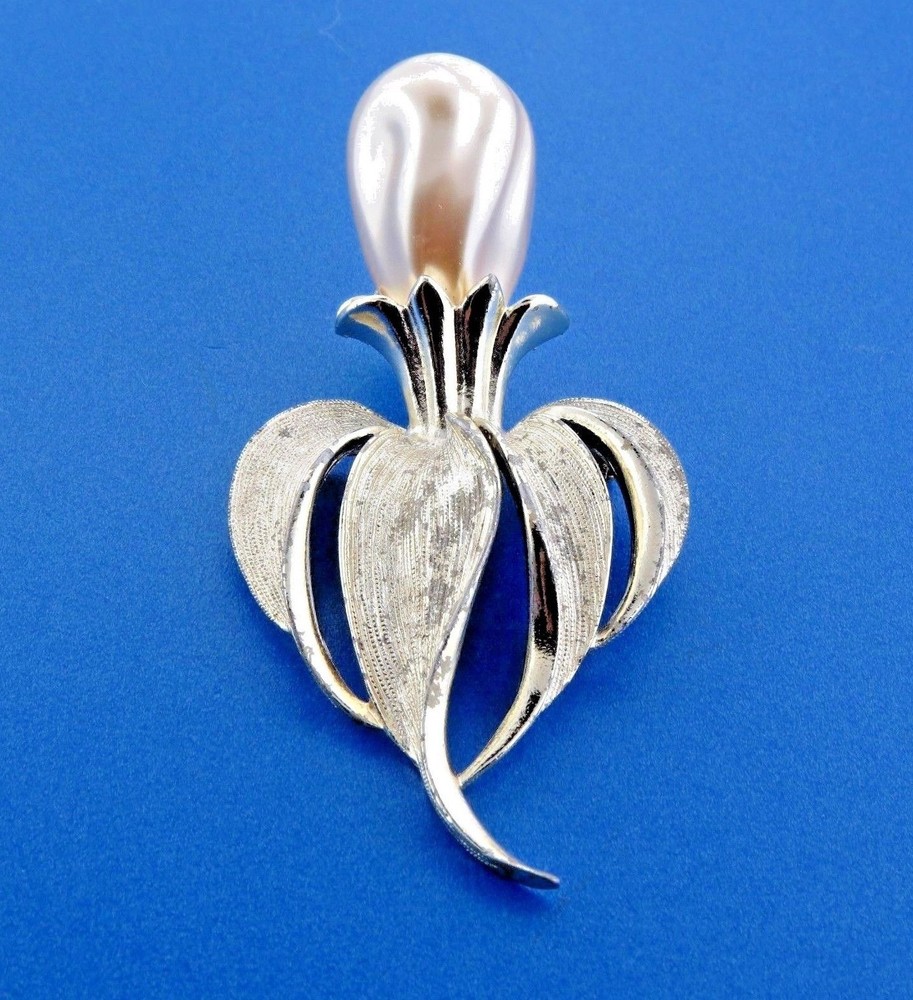 Vintage Signed Pin Sarah Coventry Pearl Floral Brooch 3.5 in