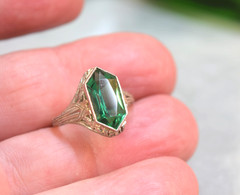 Antique Art Deco 10K White Gold Filigree Green Stone Ring sz 5.25