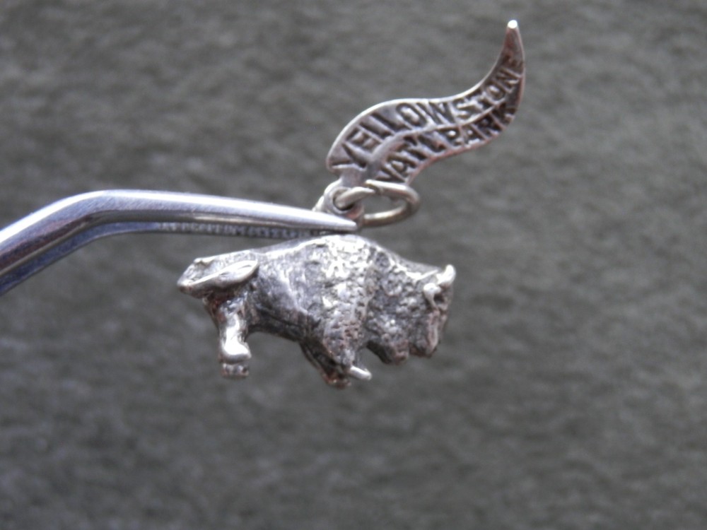 Buffalo Bison Yellowstone Vintage Sterling Silver Bracelet Charm Pendant 3.5g