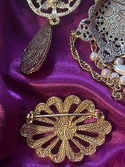 VTG 1928 Pin Lot *ALL FOR REPAIR* Missing Stones/pin-back Victorian Style Brooch