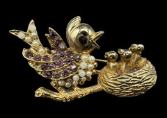 Vintage Bird Nest Brooch Rhinestone Pearl Chick Figural Gold Tone Birds Pin