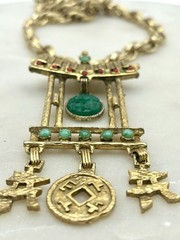 Vintage Juliana D&E Book Piece Gong Stand Pendant Necklace