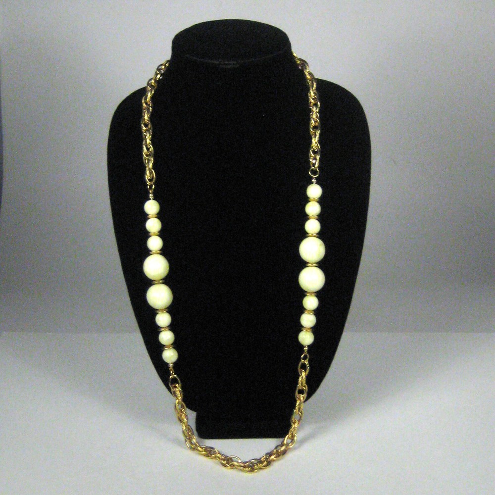 CN Necklace Women Goldtone 36 In VTG 90s Estate Graduating Yellow Beaded Chain