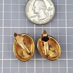 TRIFARI Black Enamel Oval Filigree CLIP ON Vintage 1990s Earrings 0.75″