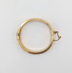 Vintage Etched Hinged Bangle Bracelet Flowers Gold Tone MCM Safety Chain 7.25″