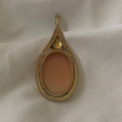Antique gold plated Teardrop Cameo Portrait Pendant with natural shell
