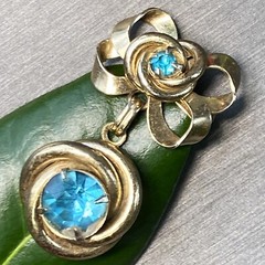 Vintage Retro Paraiba Blue Glass Cut Crystal Love Knot Dangle Pendant Brooch