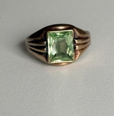 ANTIQUE 10K YELLOW GOLD URANIUM GREEN SPINEL GEMSTONE RING size 6.5 STUNNING