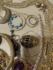 VTG Gold Plated Jewelry Lot Scrap 1/2 Lb Non Magnetic Victorian Rhinestone Grams
