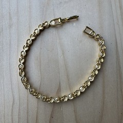VTG Tennis Style Bracelet 7.25 Fold-Over Clasp Purple Crystals Yellow Gold Plate
