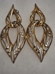 VTG segmented gold/silver-tone dangle drop earrings, teardrop, intricate cutout