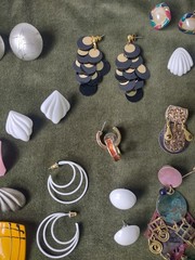 14 Pairs Earrings 90s Y2K Mostly Pierced Fun & Funky Enamel Metal Plastic
