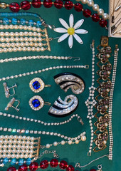 VINTAGE to Modern JEWELRY LOT 6 LBS 168 PCS RHINESTONE RING NECK WEARABLE #19
