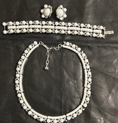 VTG 3 Piece Crown Trifari Milk Glass Necklace Bracelet Clip Earrings Beautiful