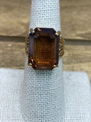 Vintage 1960s Anna Bekoach 18K HGE Amber Glass Ring Sz. 6.75