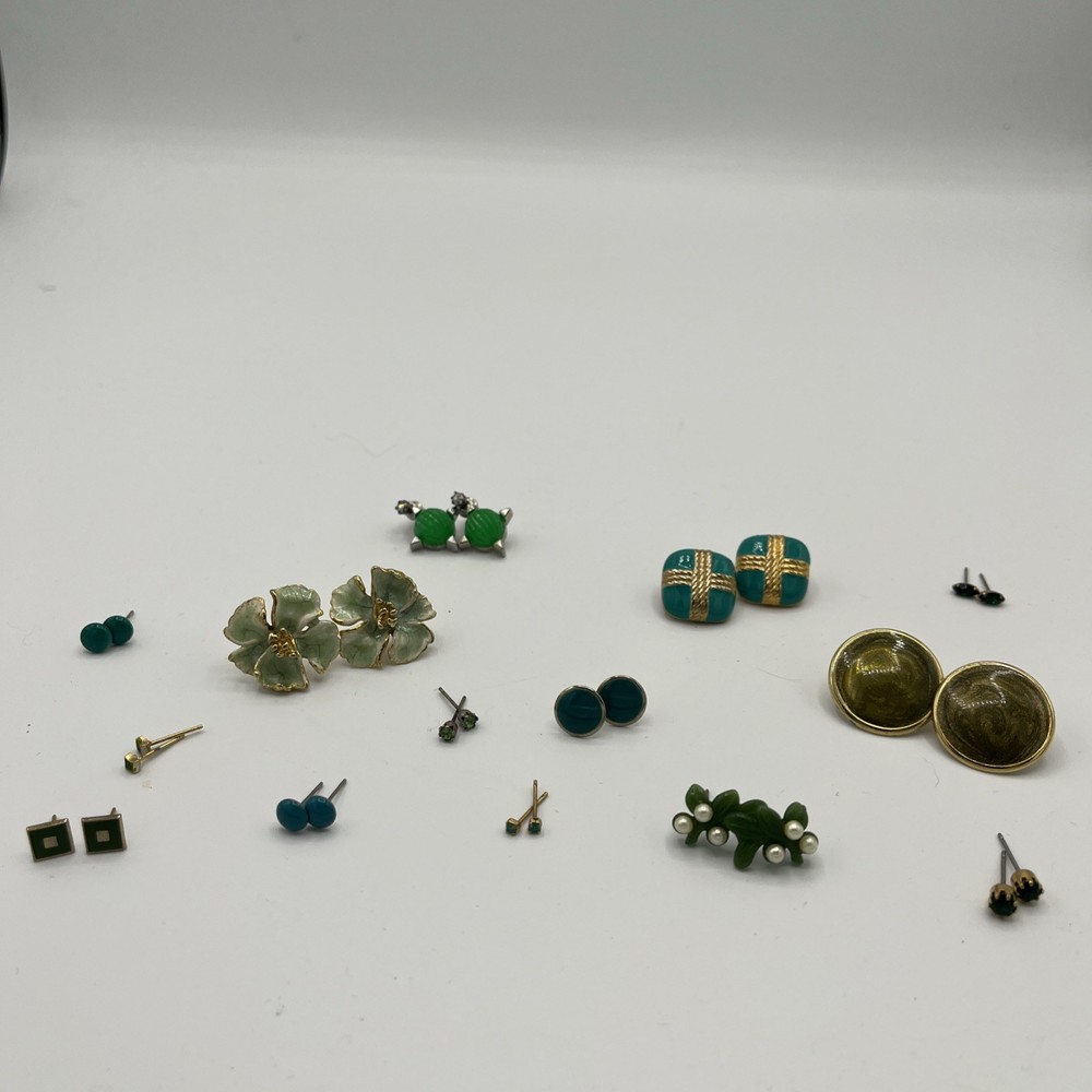 Lot Of 14 Pairs Estate Fashion Vintage Green Turquoise Tone Stud Earrings
