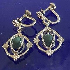 AMCO 14KT Gold Overlay Green Nephrite In A Cage Dangle Screw Back Earrings Bx15