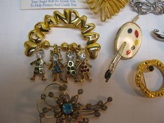 Lot Of 21 Vintage Multicolor Brooches/pins And A Vintage Cora Pin In This Lot.