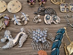 Vintage Estate Lot Designer Signed Jewelry BSK Lisner Kramer Weiss Coro + 69pc
