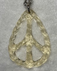 VTG Peace Love Sign Plastic Oval Pendant Silver Tone Chain Necklace 36” NOS NEW