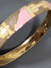 Vintage Pink Beige Cream Enamel Geometric Gold Tone Bangle Bracelet 8.5 in
