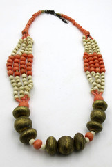 VTG 28″ LONG UNUSUAL off white pink gold tone CHUNKY BIG & SMALL BEAD Necklace