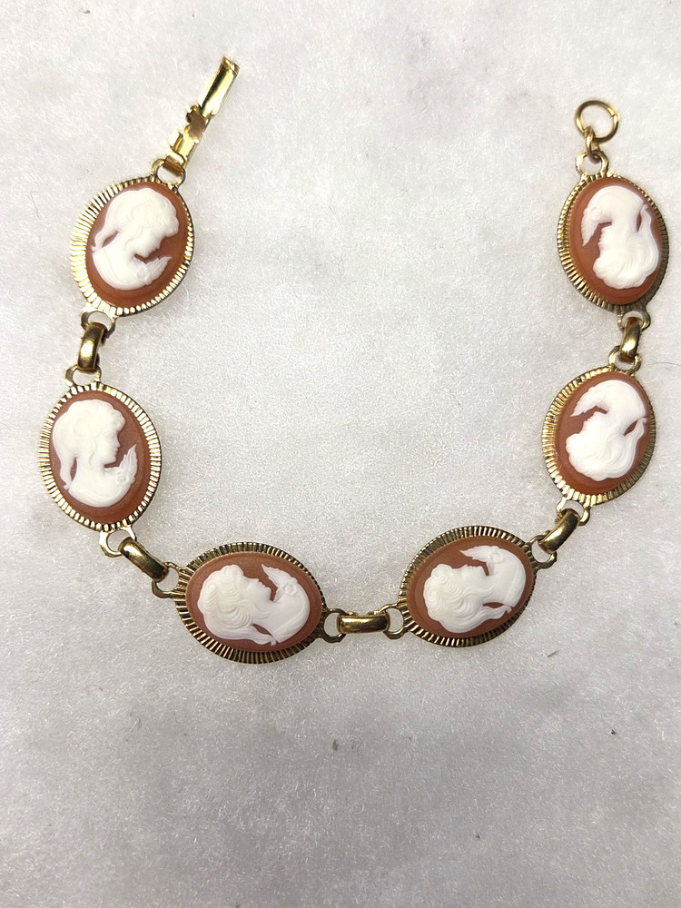 Vtg gold tone orange white Cameo Bracelet