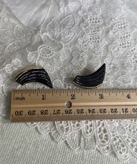 Vintage Black Gold Tone Clip On Earrings Jewelry JMS-22