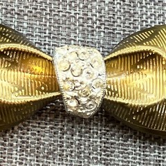 Bow Brooch 3.5 In Gold Rhinestone Center Vintage Elegant Retro Classic Formal