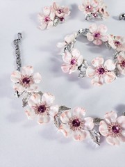 Vintage Lisner Dogwood Thermoset & Rhinestone Necklace, Bracelet and Earring Set
