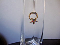 VINTAGE 1980s OPEN STAR & CRESCENT MOON MULTICOLOR RHINESTONE GOLD TONE PENDANT
