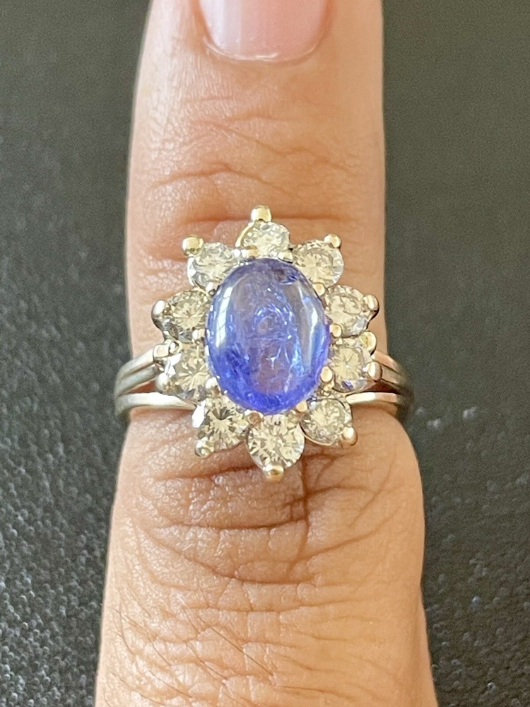 14k Yellow Gold Tanzanite and Diamond Ring. Size 5.75 (FL209)