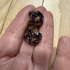 VINTAGE CORO RHINESTONE SCREW BACK PURPLE EARRINGS (see Description)