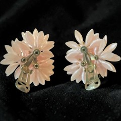 VTG 1950’s Unsigned Coro Pink Multi-Flower Clip Earrings Thermoset Plastic Rhine