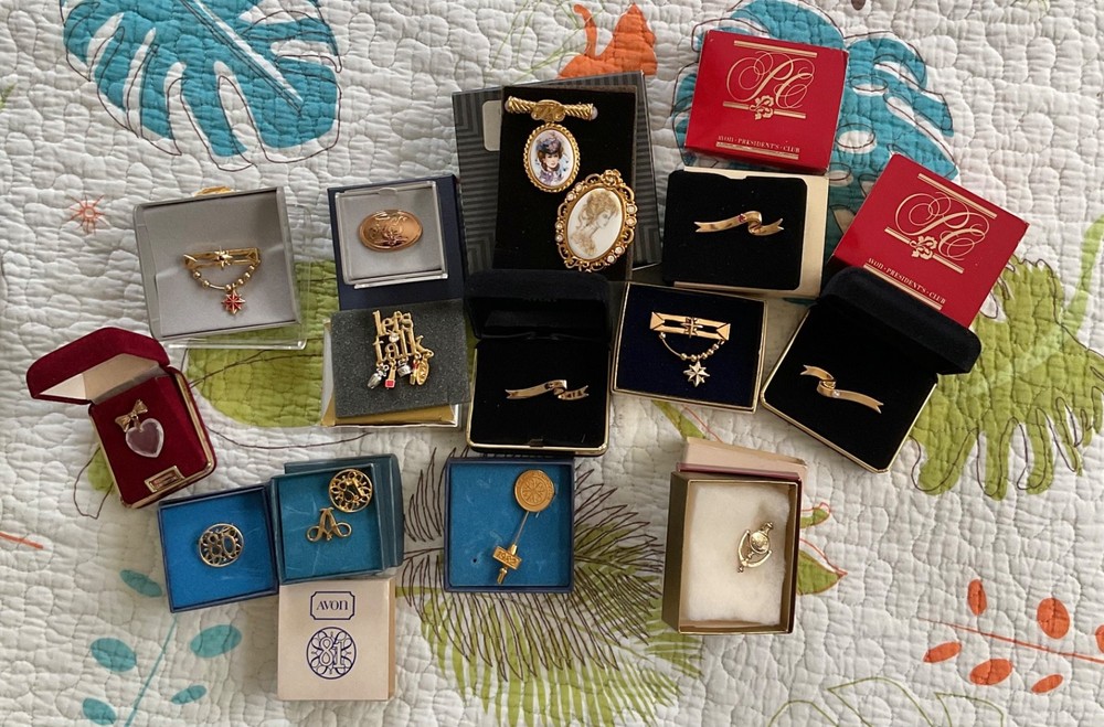 Lot of 14, Vintage 80-90s, Avon President Club Pins, All in Original Boxes!