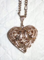 4x Vintage LONG NECKLACE LOT 18″- 29″ CHAINS PUFFY HEART, FILIGREE, LION, COINS