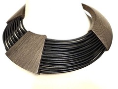 Exquisite Gerda Lynggaard Monies Wavy Wood & Leather Necklace