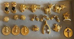 20 Pc Gold Tone VTG Charm/Pendants CAT WISHING WELL MANSION FISH BABY SHOES Etc