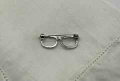 Petite Small Silver Tone Eye Glasses Brooch Pin