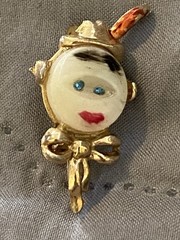 Vintage 1949 Uncas Mfg Co Girl And Boy Button Face Pins /Brooch Set