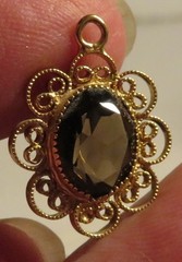 Vintage Smoky Quartz Gold Tone Filigree Pendant 7/8″ Fashion Unmarked Charm Nice