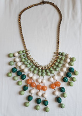 Beaded Necklace with Rhinestones Big Style Gold Tone