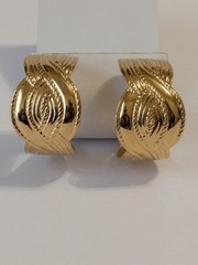 Avon Gold Tone Demi Hoop Textured Rope Style Stud Drop Earrings 1.25″. Vintage.