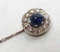 VINTAGE 18K WHITE GOLD & SAPPHIRE MEN’S CUFFLINKS & STICK PIN