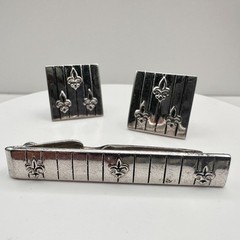 Vintage 90s Swank Silver Tone Fleur De Lis Cufflinks & Tie Clip Set Jewelry