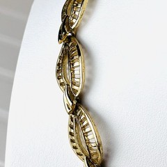 Vtg 60s Monet Gold Tone Choker Necklace -16” + 2” Extension -Textured Oval Links